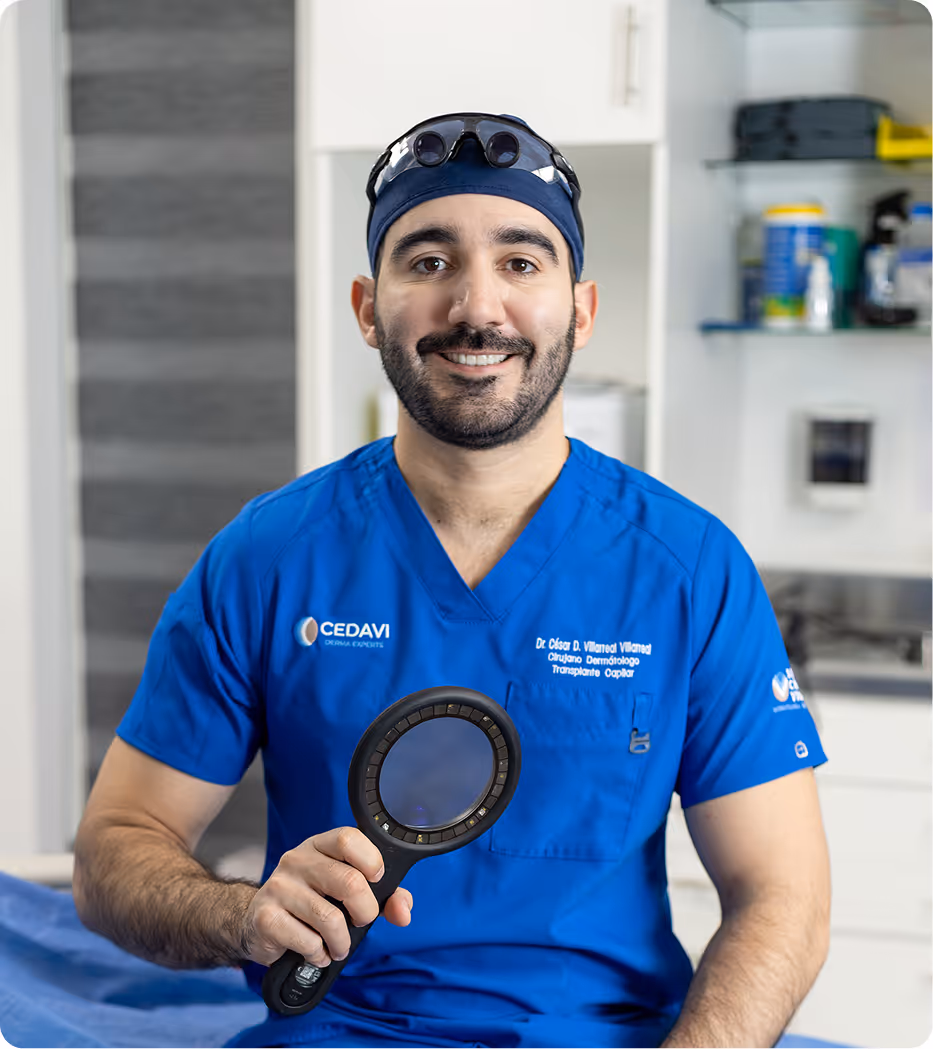 Portrait of Dr. César Villarreal at the CEDAVI clinic